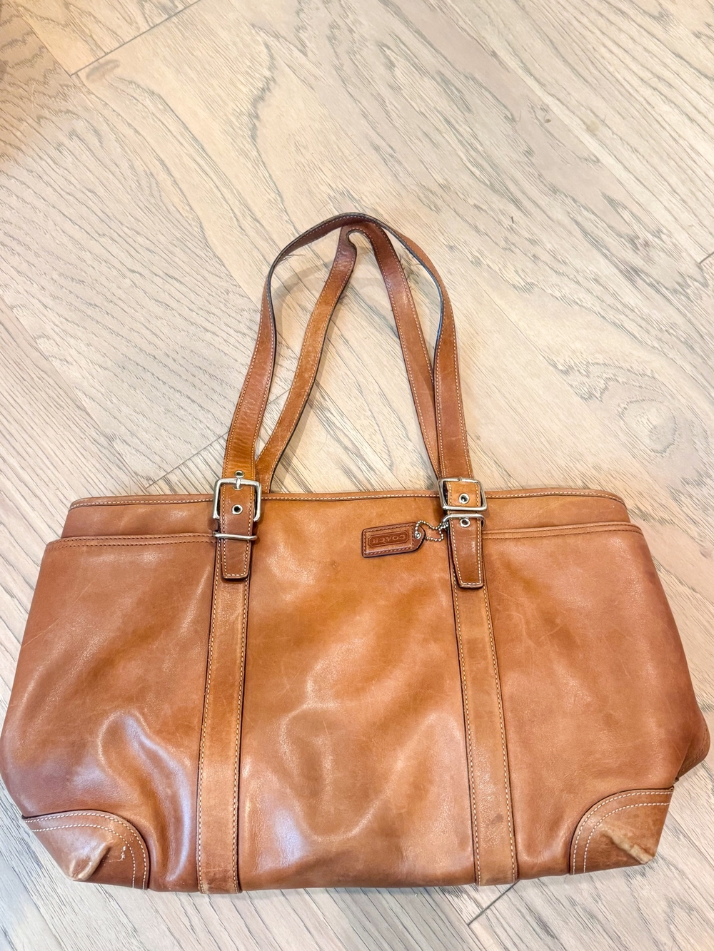 Classic Leather Tote Bag in Cognac by Fossil